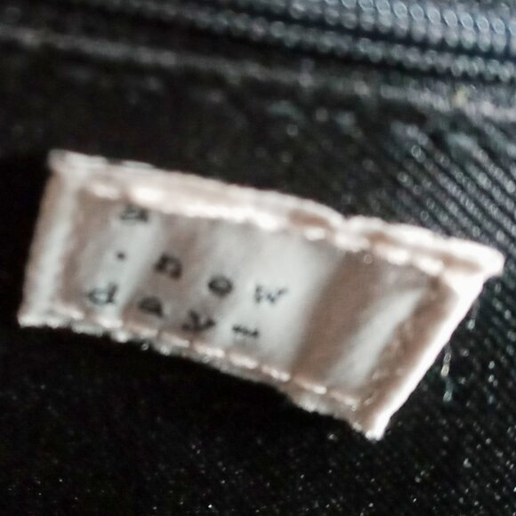 A NEW DAY Gold Details Faux Black Leather Magnetic Top Handle Crossbody Bag - Picture 10 of 16